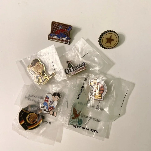 Vintage Hockey Beer Pins Skyhawks Beer Cap Ottawa Senators Montreal  Canadiens - Picture 10 of 10